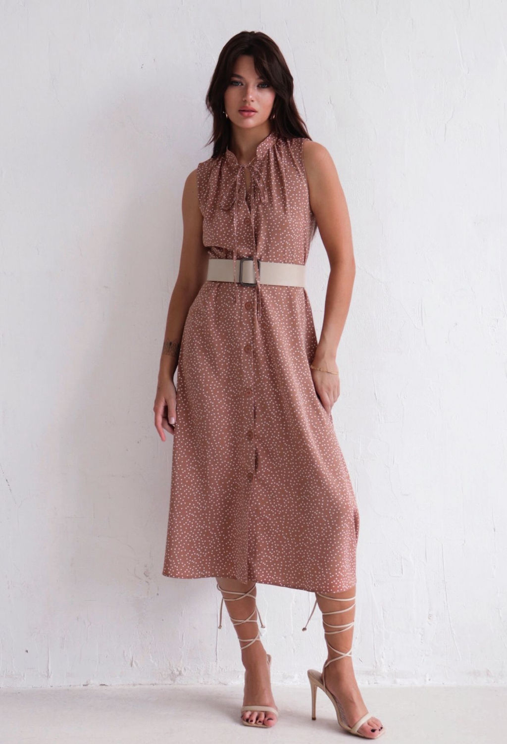 Платье, как из к/ф Красотка, кофейное в хаотичный горошек - Martichelli фото 7