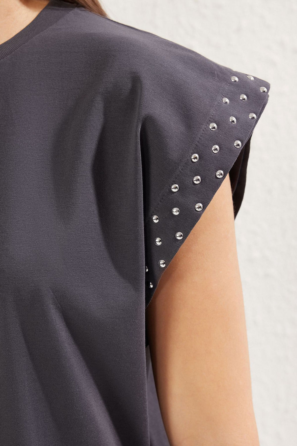 TRENDYOLMILLA Lacivert %100 Pamuk Dugme Detayl? Vatka Gorunumlu Basic Bisiklet Yaka Orme T-Shirt TWOSS23TS00016  фото 25