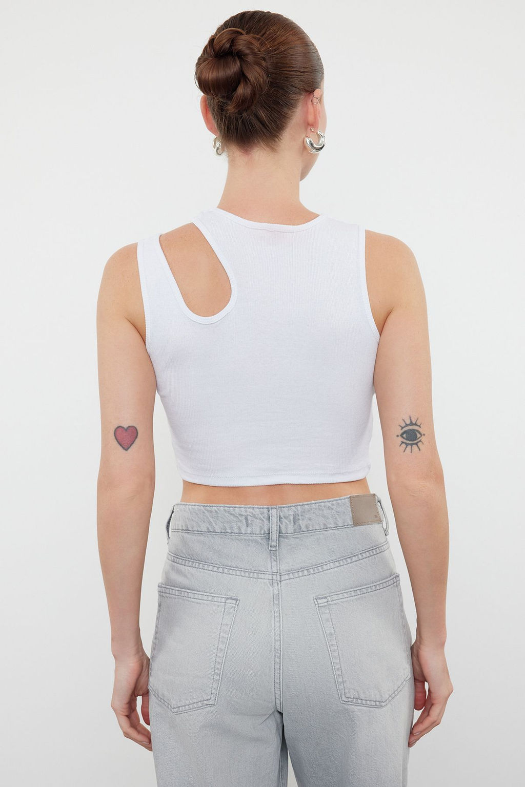Trendyolmilla Siyah-Beyaz 2li Paket Cut Out Detayl? Fitted Crop Fitilli Esnek Orme Atlet TWOSS23AL00006  фото 16