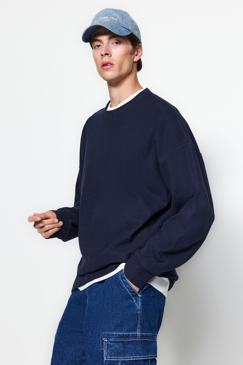 TRENDYOL MAN Lacivert Bisiklet Yaka Oversize/Genis Kesim Yumusak F?rcal? Selanik Sweatshirt TMNAW24SW00057 - Trendyolmilla фото 13