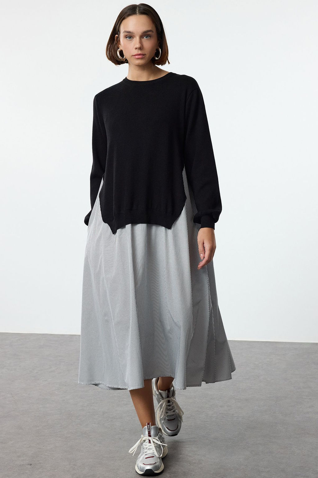 TRENDYOLMILLA Siyah Cizgili Triko Garnili Duz Kesim Midi Dokuma Elbise TWOAW25EL00359 фото 9