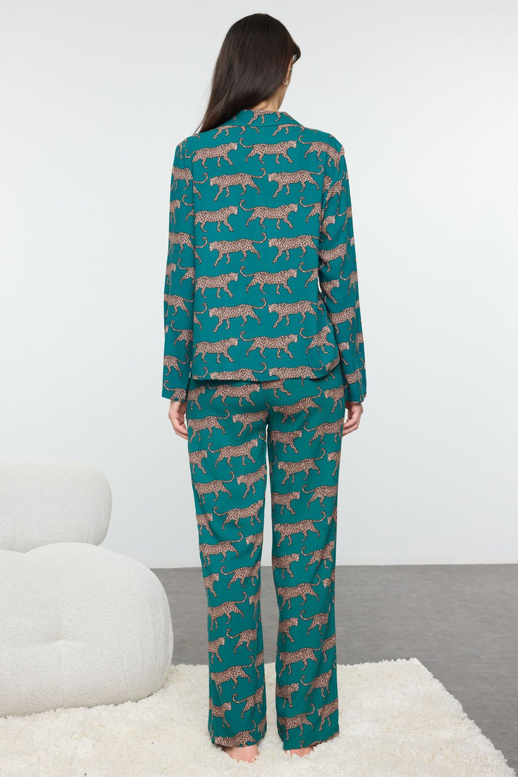 Zumrut Yesili Kaplan Desenli Viskon Dokuma Pijama Tak?m? THMAW25PT00035