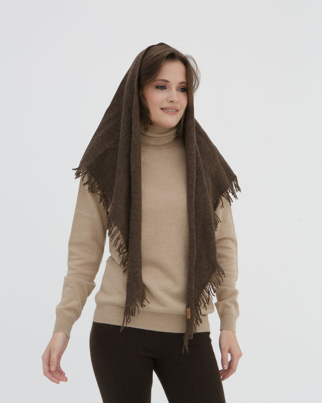 Косынка из шерсти UL коричневая