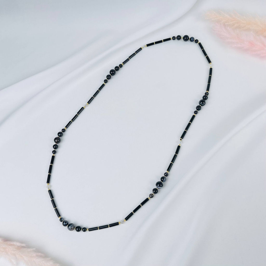 Колье из Агата и Лунного камня с включением Турмалина 82 см