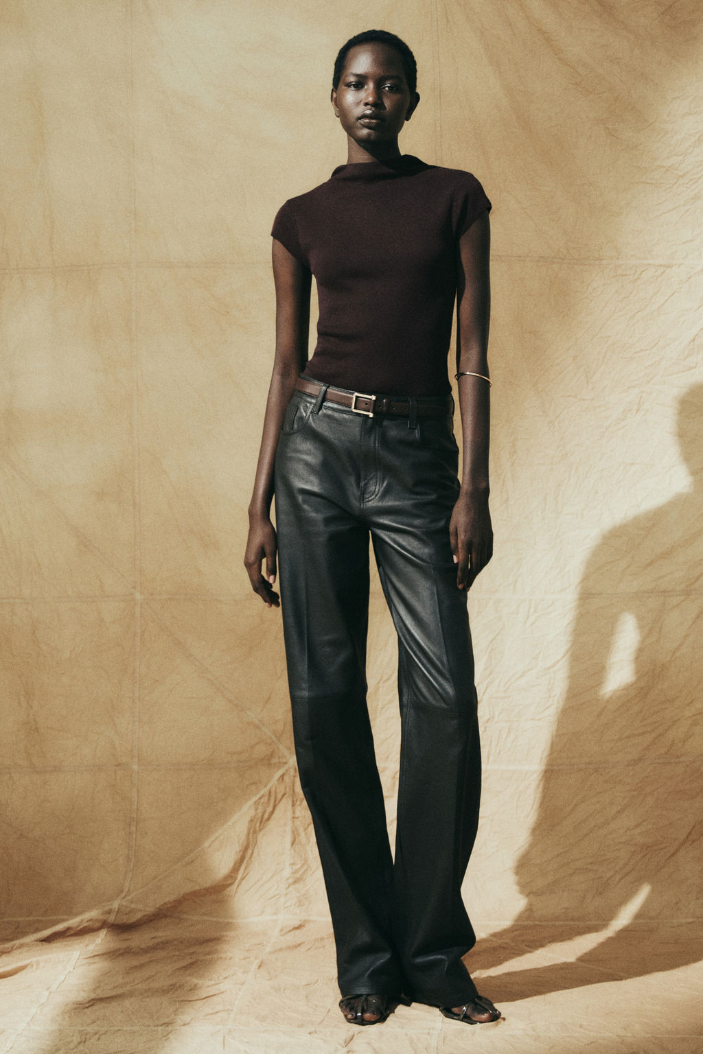 Top de punto fino con cuello perkins - H&m фото 3