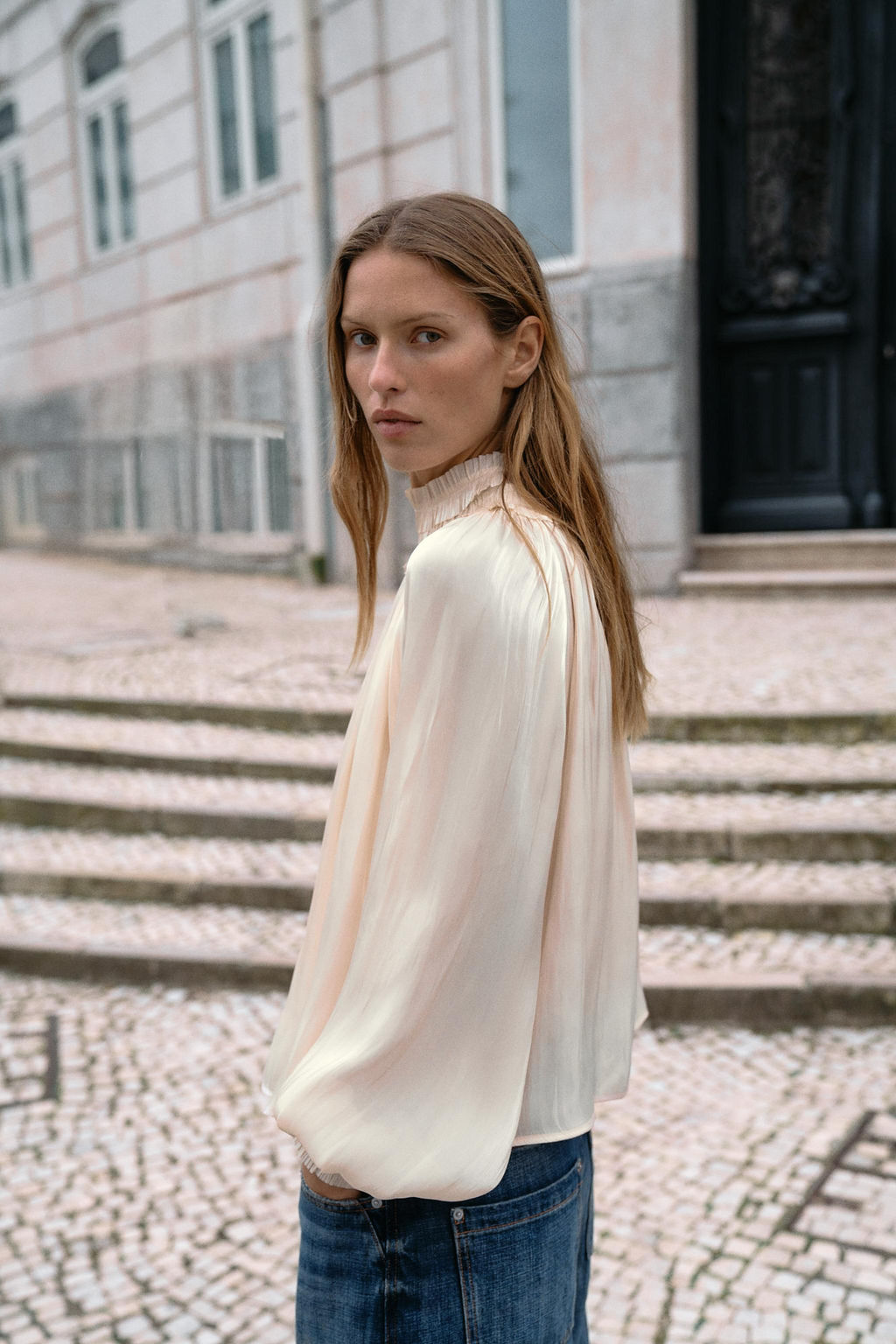 BLUSA SATINADA TEJIDO BRILLO / Vainilla - Zara фото 4