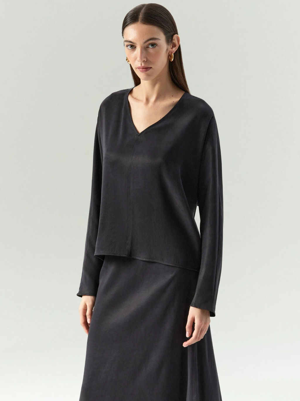 ЕМКА / Блузка c V-образным вырезом из тенсела