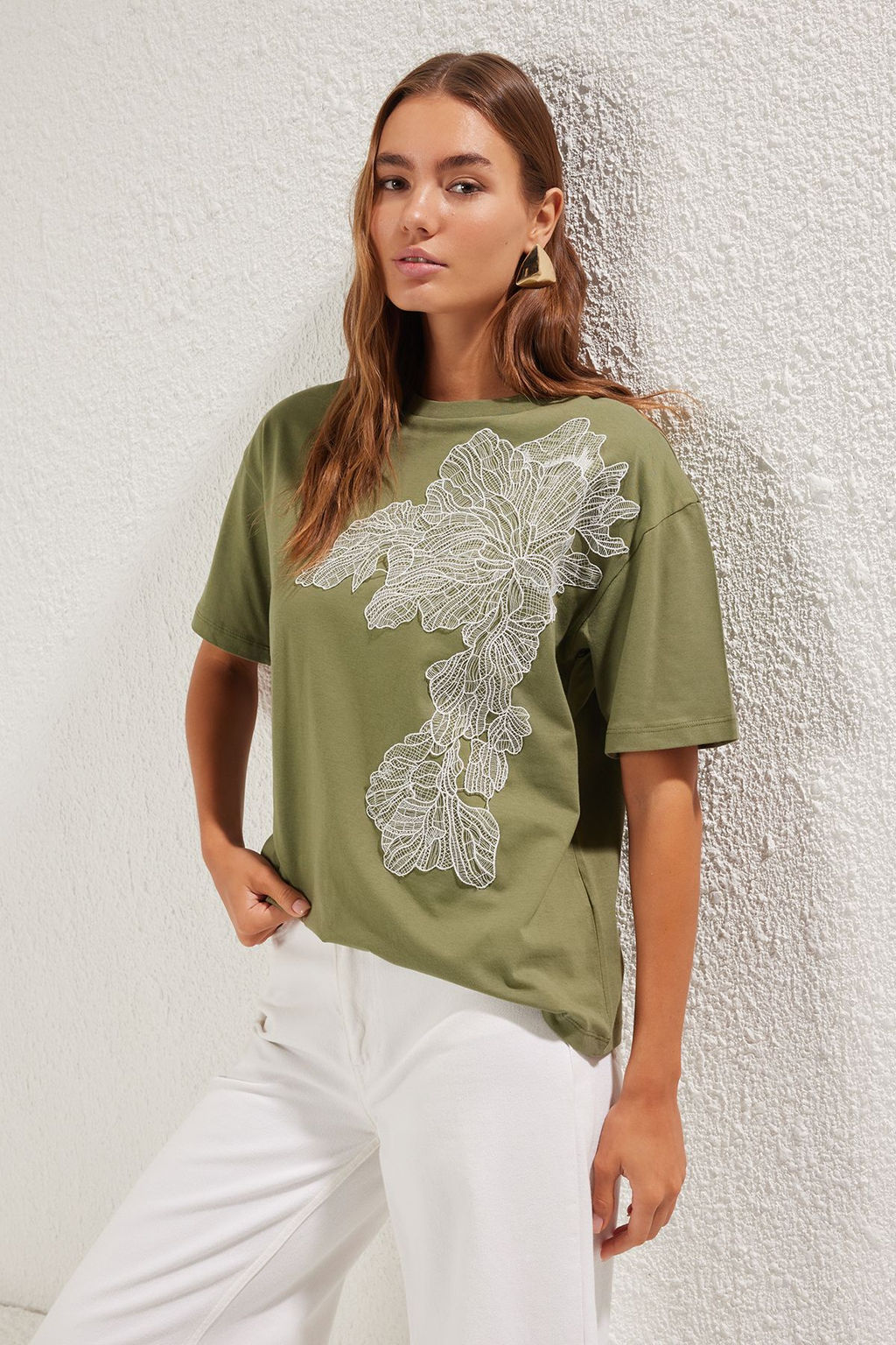 Haki Aksesuar Detayl? Oversize/Genis Kal?p Orme T-Shirt TWOSS25TS00045