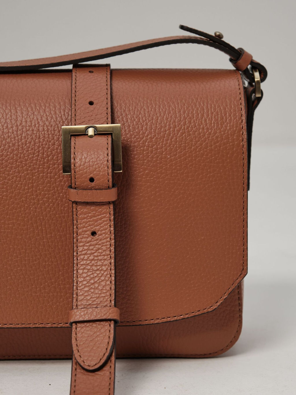 Сумка кожаная Deboro 30512 коричневый камень