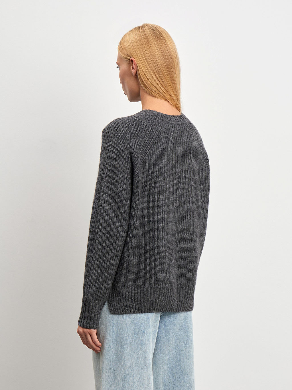 Джемпер с разрезами по бокам - Emka фото 4