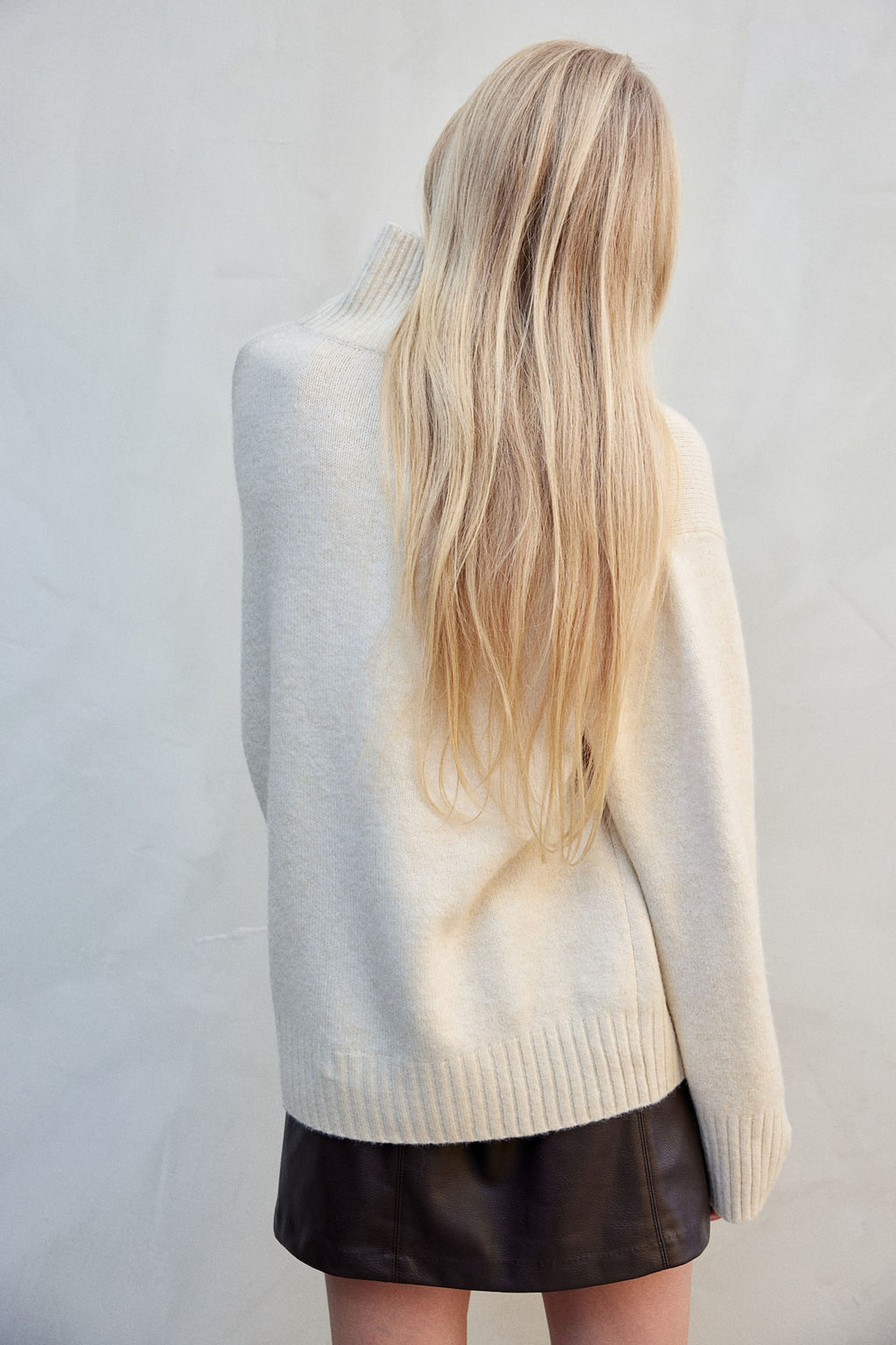 Jersey de punto fino con cuello perkins - H&m фото 4