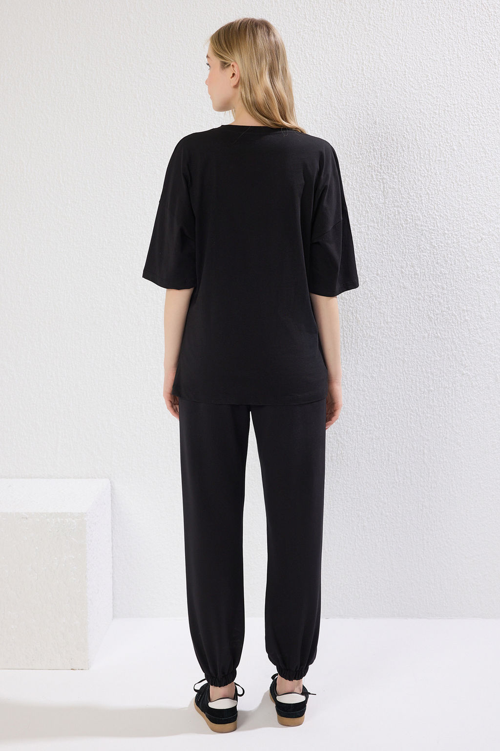 Siyah Slogan Bask?l? Orme T-shirt Pantolon Alt-Ust Tak?m TWOSS25AU00098