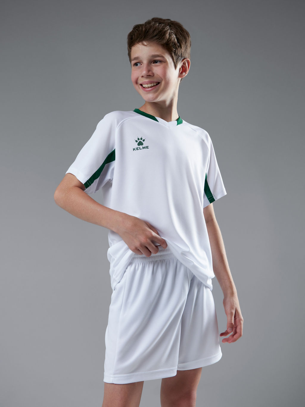 Детская футбольная форма KELME Football Suit (White/Green)