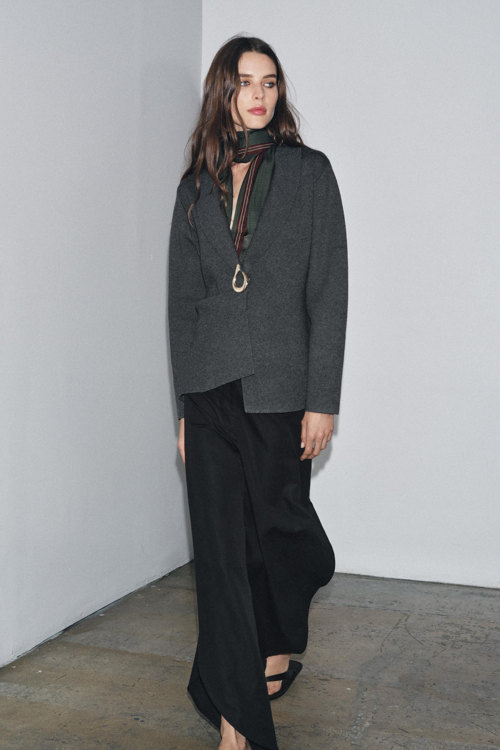 BROOCH KNIT BLAZER