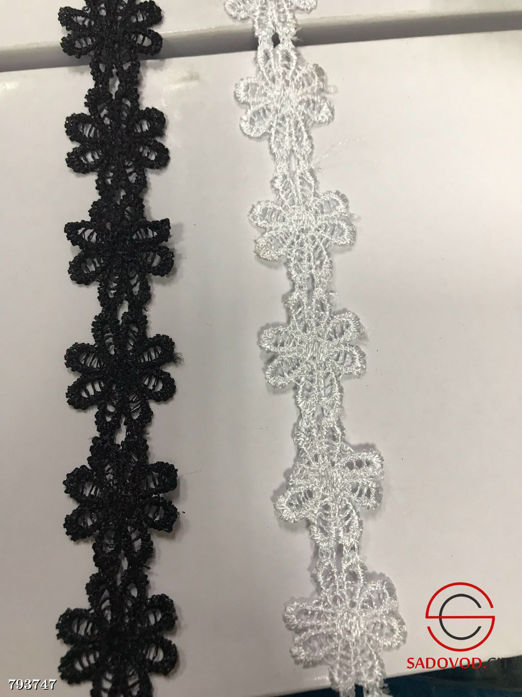 Кружево гипюр ромашка, длина 13,5 метр.