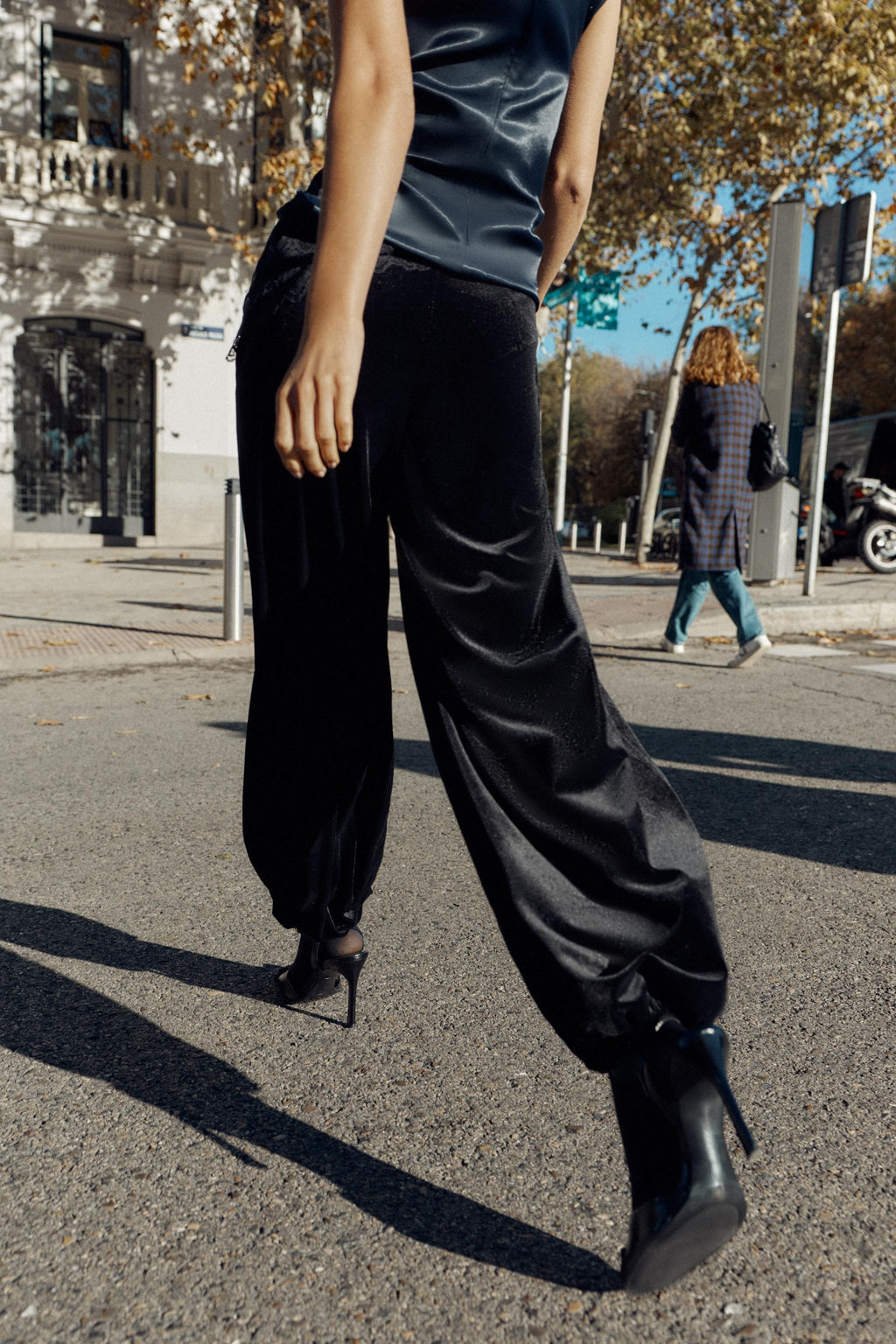 VELVET BALLOON TROUSERS - Zara фото 7