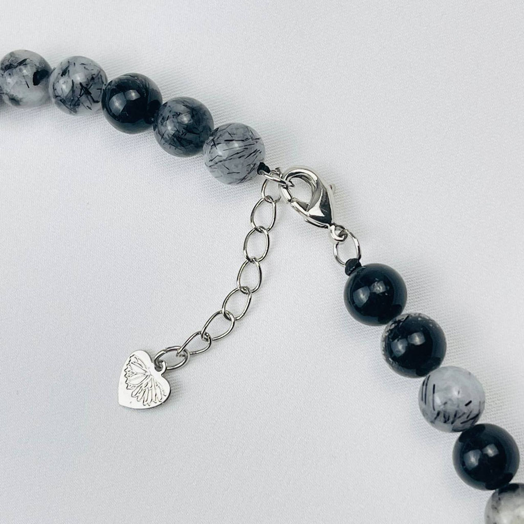 Бусы из Кварца с включением Турмалина