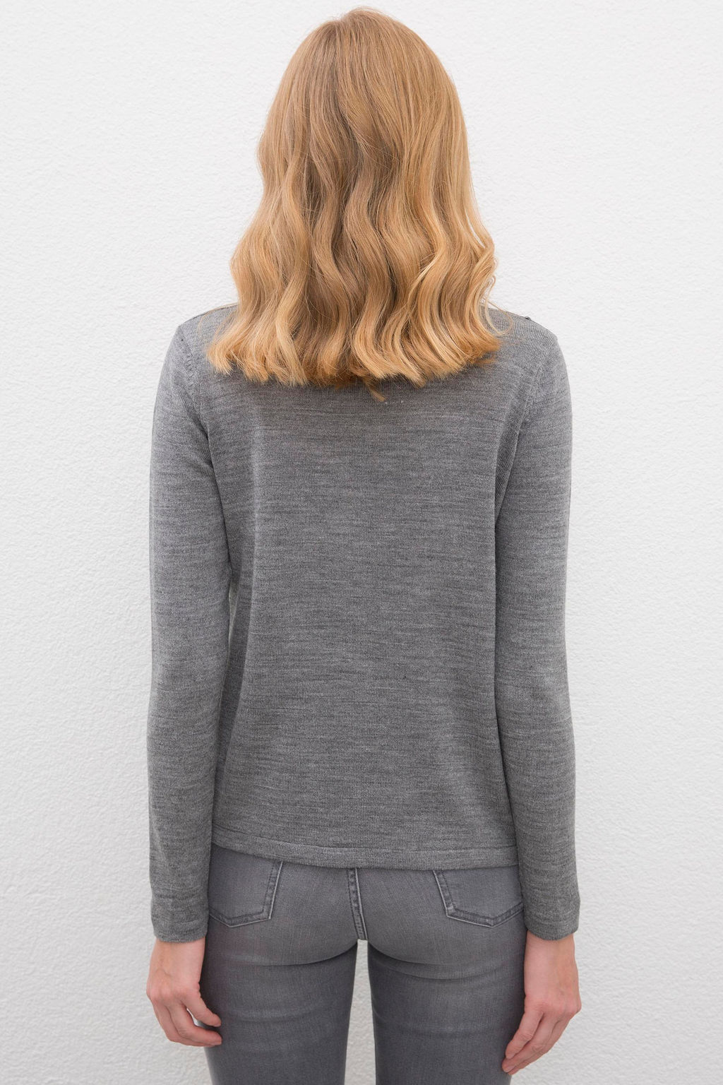 Kad_n Gri Melanj Kazak