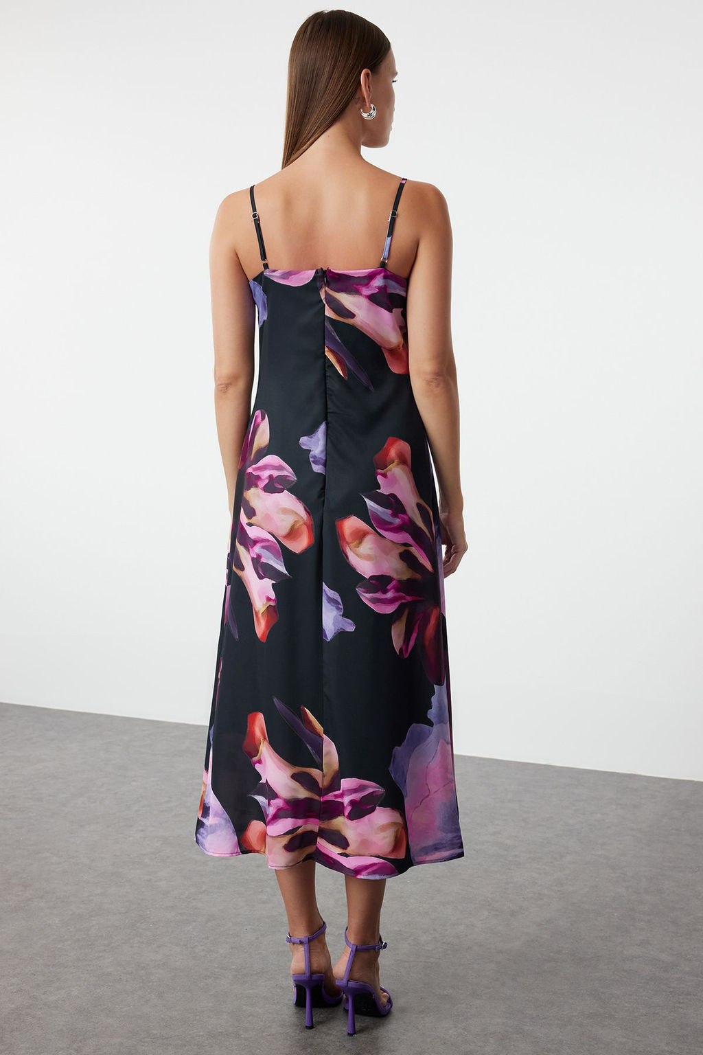 Lacivert Cicek Desenli Uste Oturmayan Midi Saten Dokuma Elbise TWOSS24EL00990 - Trendyolmilla фото 5