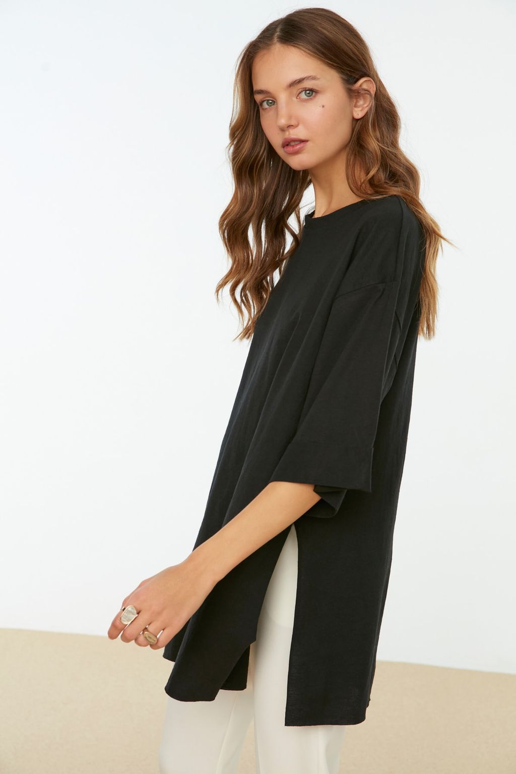 Siyah Duble Kol Genis Kesim Asimetrik Boyfriend Orme T-Shirt TWOSS20TS0828