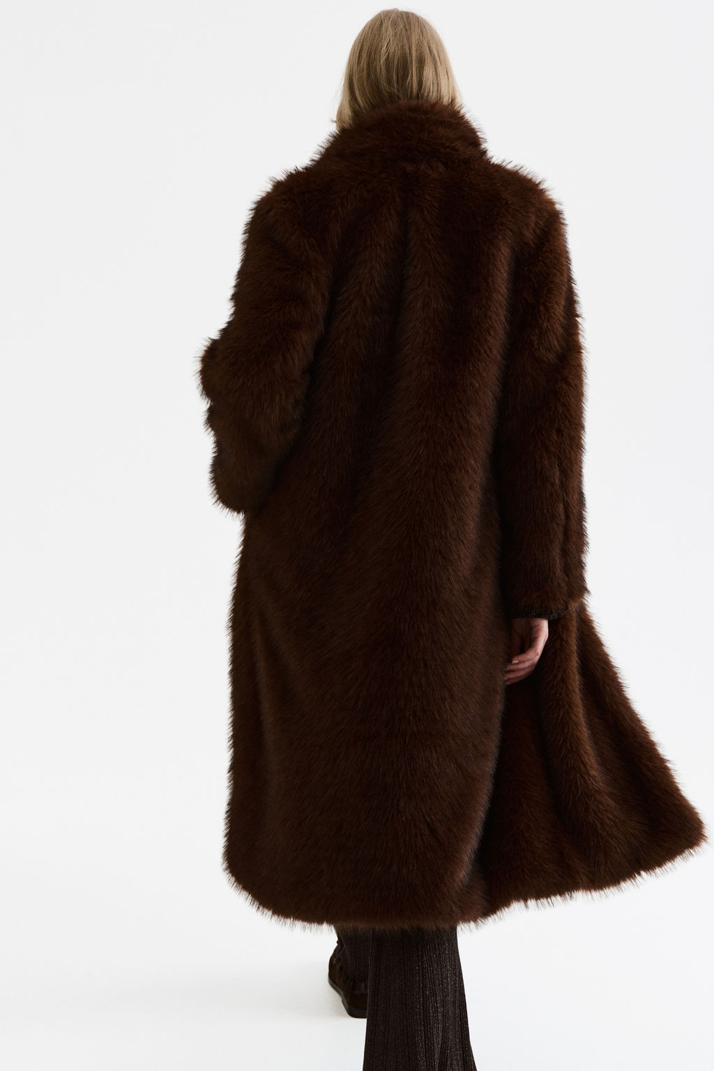 Abrigo efecto pelo con cuello esmoquin - H&m фото 6