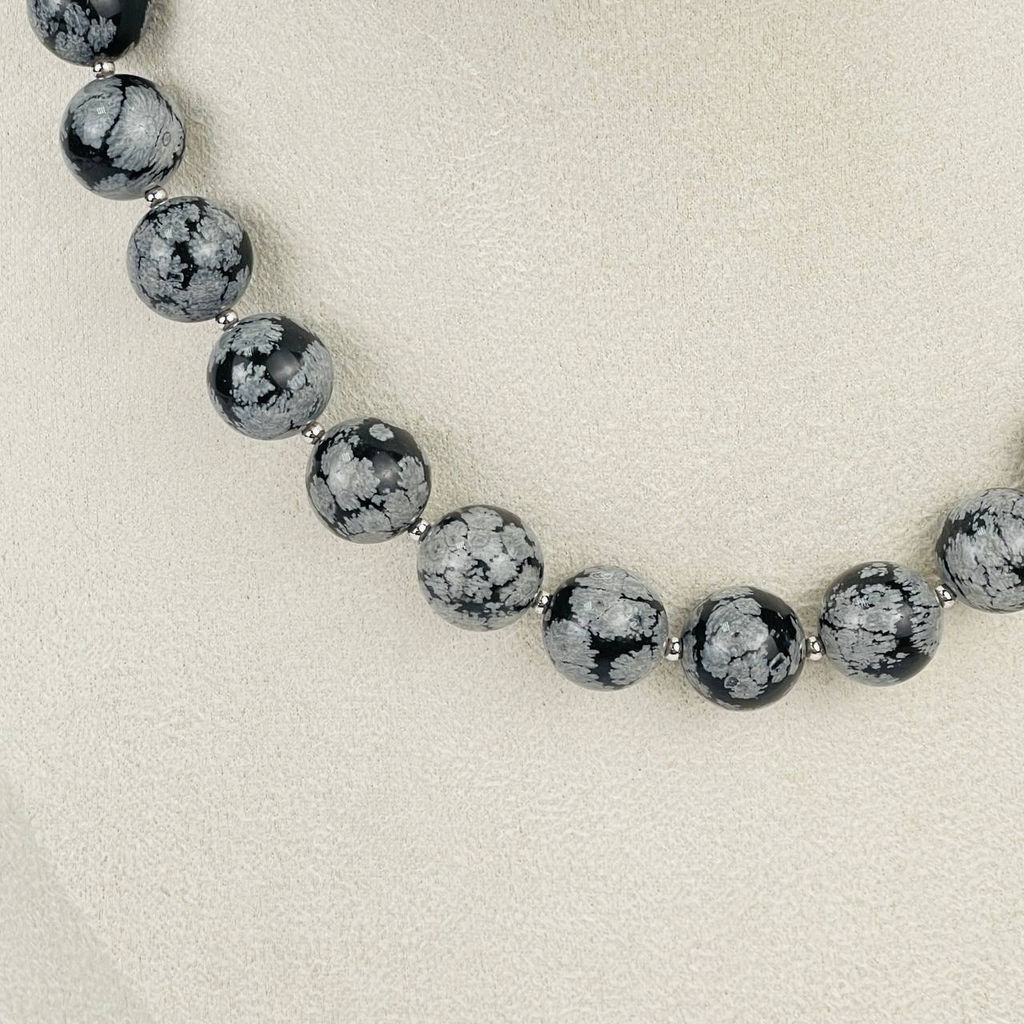 Колье из снежного Обсидиана - Радуга самоцветов фото 2