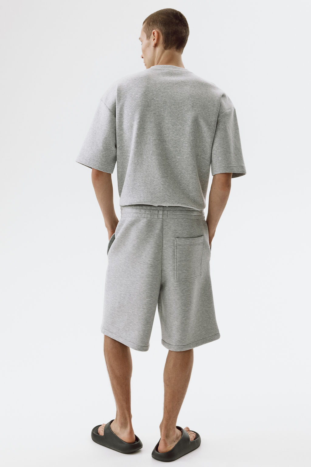 Pantal?n corto efecto neopreno Relaxed Fit - H&m фото 6