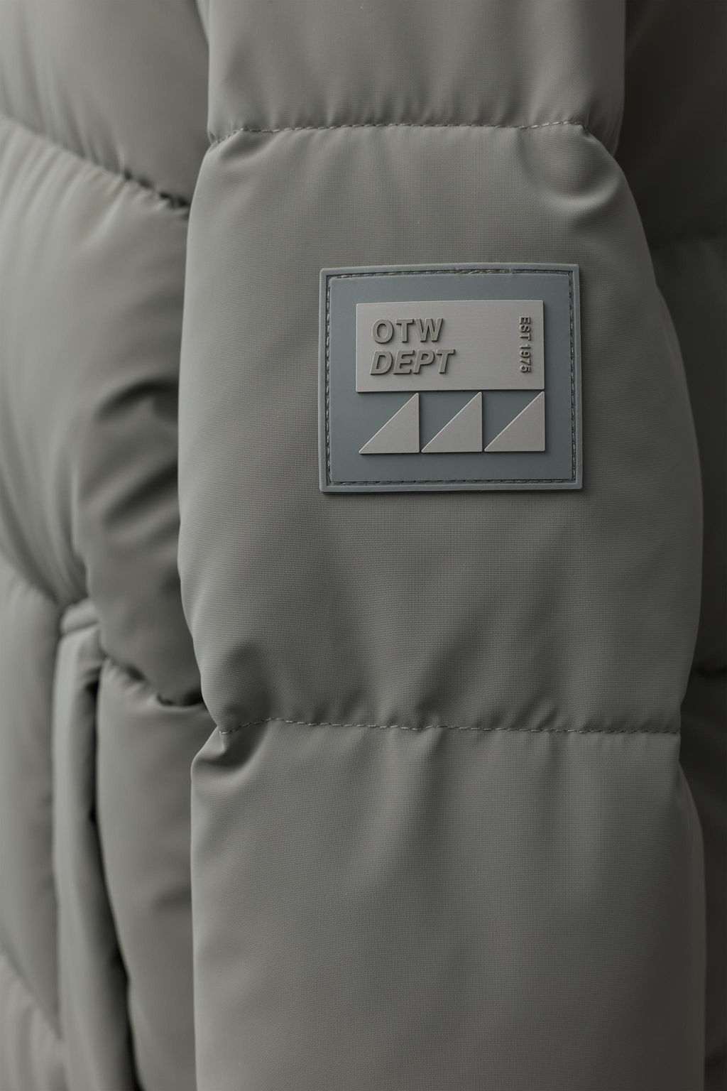 LONG COAT WITH RUBBER LABEL - Zara фото 9