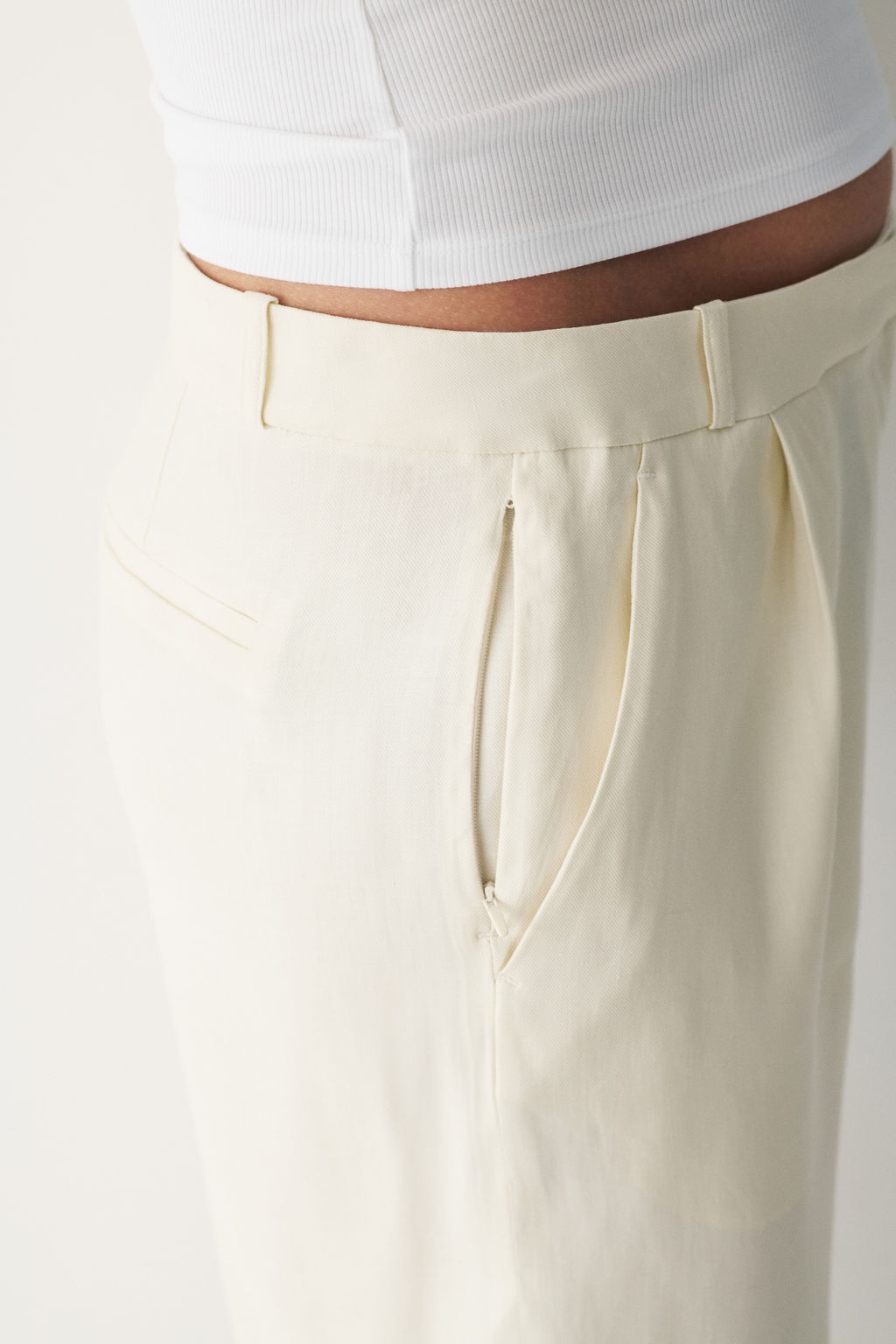 Pantal?n sastre amplio en mezcla de lino Easy Care - H&m фото 5
