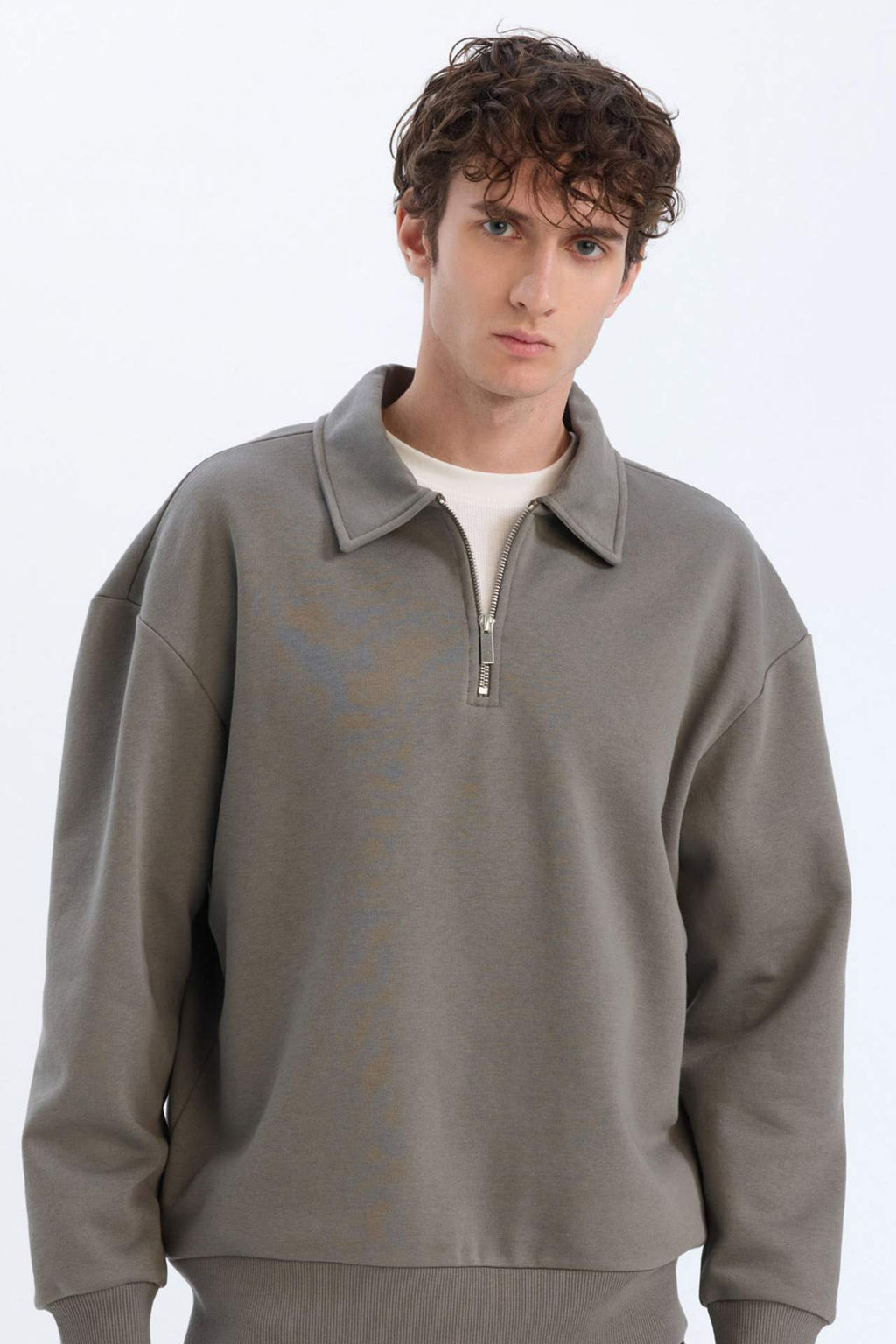 Relax Fit Polo Yaka Fermuarl? Basic Duz Kal?n Sweatshirt - Defacto фото 2