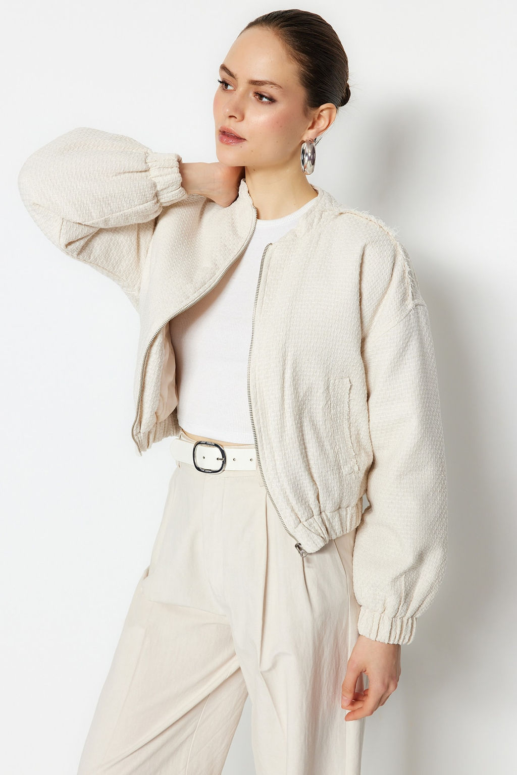 TRENDYOLMILLA Ekru Oversize Tuvit Bomber Ceket Mont TWOSS23MO00052  фото 2