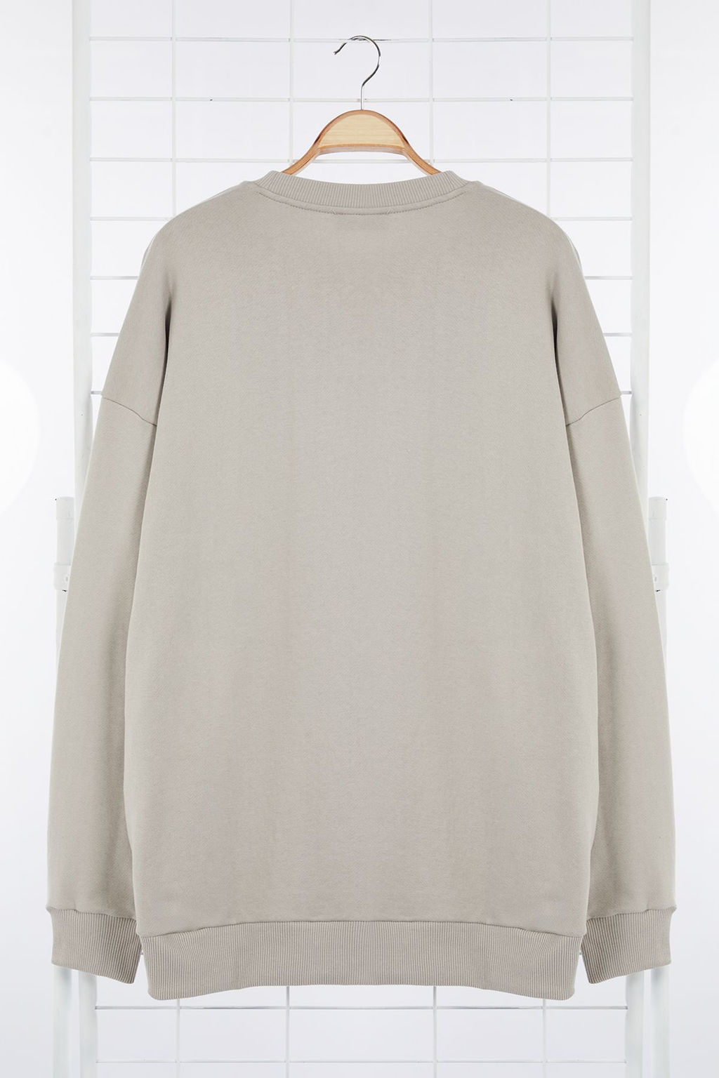 TRENDYOL MAN Gri Oversize/Genis Kesim Yaz? Bask?l? Buyuk Beden Sweatshirt TMNAW25AO00026 - Trendyolmilla фото 7