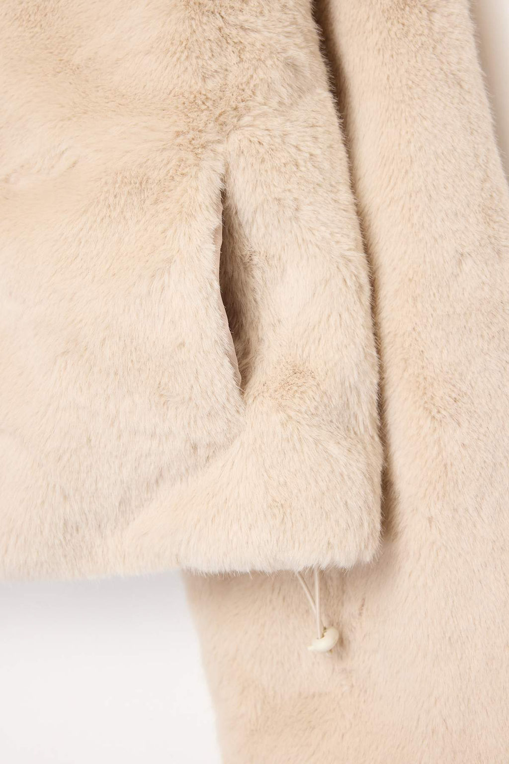 Ekru Oversize Kal?p Kollar? Genis Kurk Mont TWOAW26MO00022