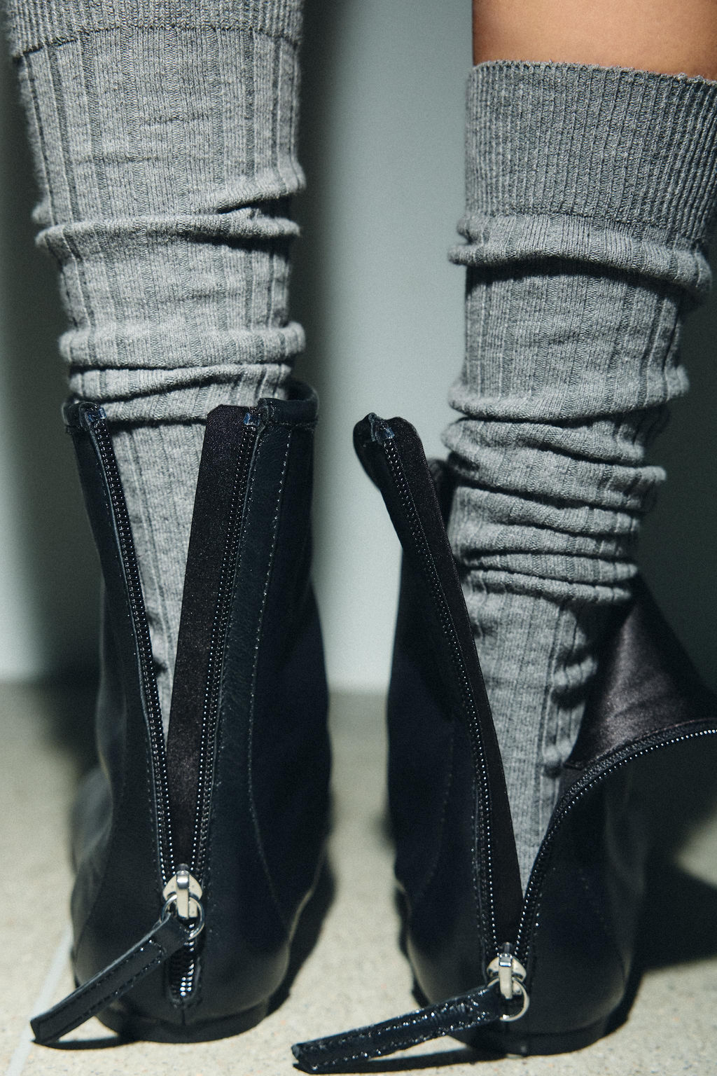 FLAT LEATHER ANKLE BOOTS