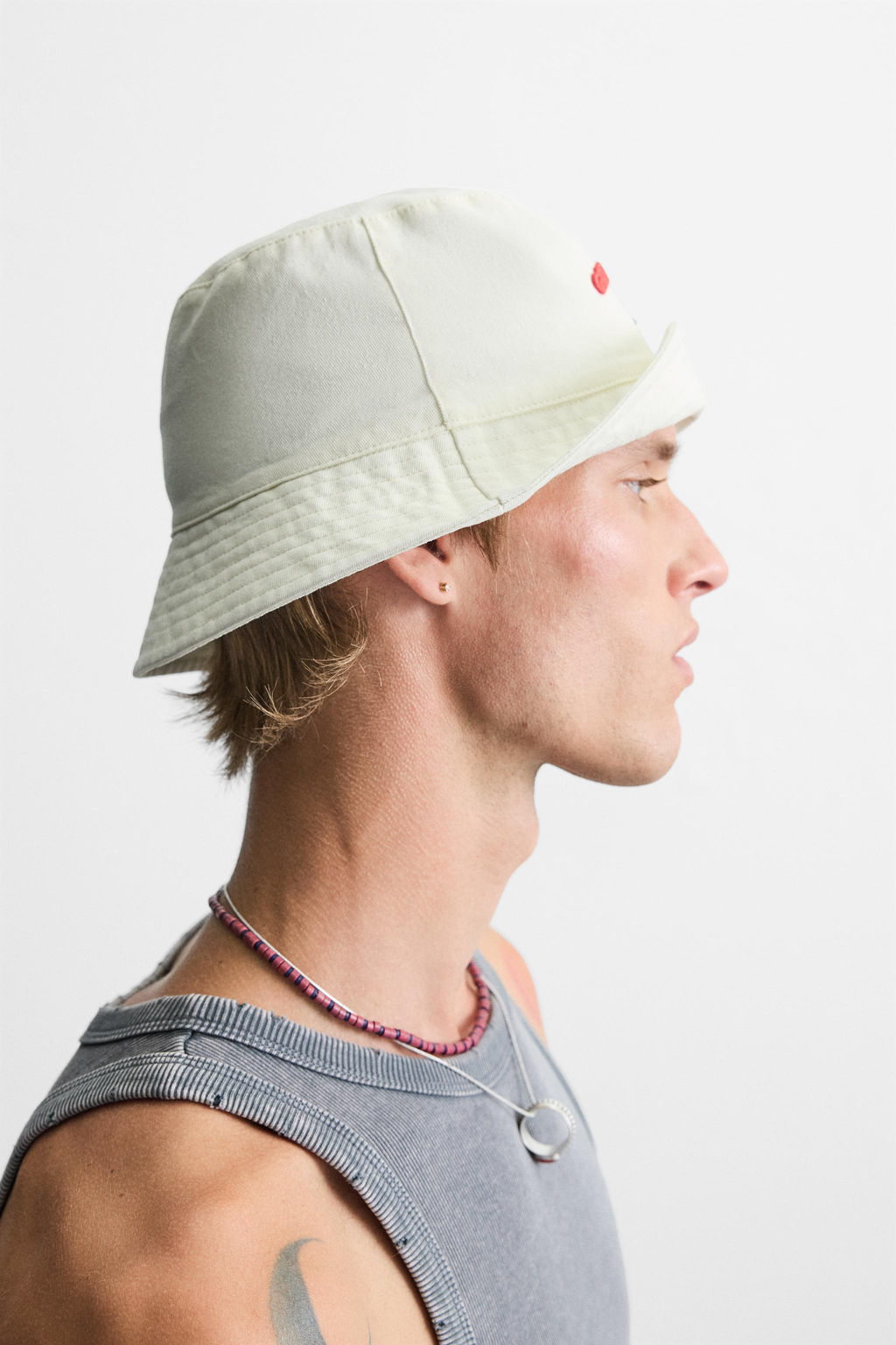 CONTRAST EMBROIDERY BUCKET HAT - Zara фото 4
