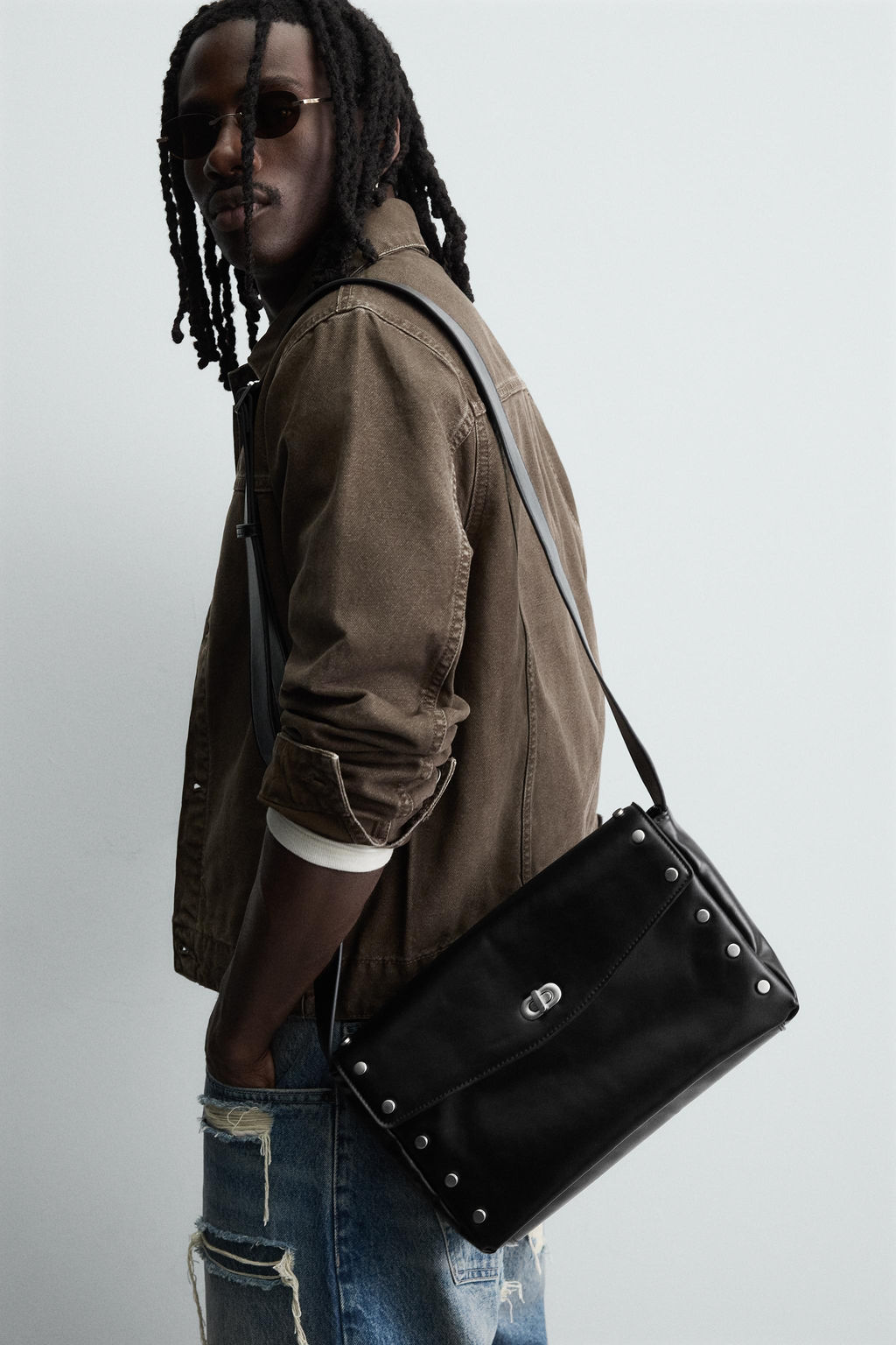 CROSSBODY BAG WITH METAL DETAIL