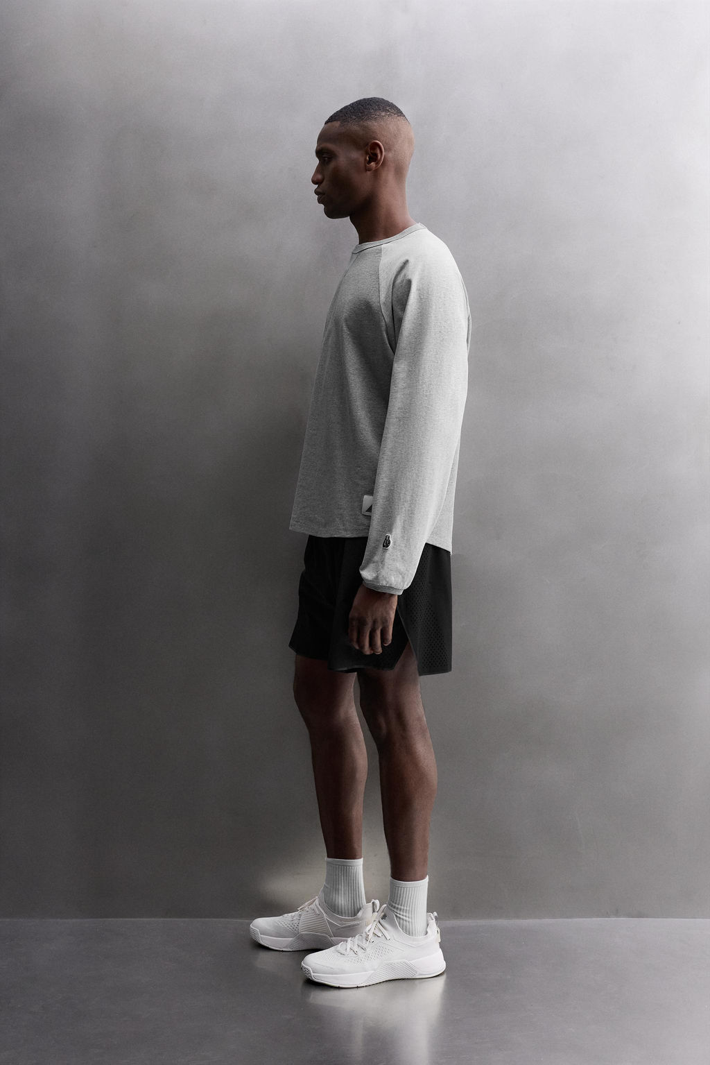 EMBROIDERED COLOUR BLOCK LONG SLEEVE T-SHIRT - Zara фото 6