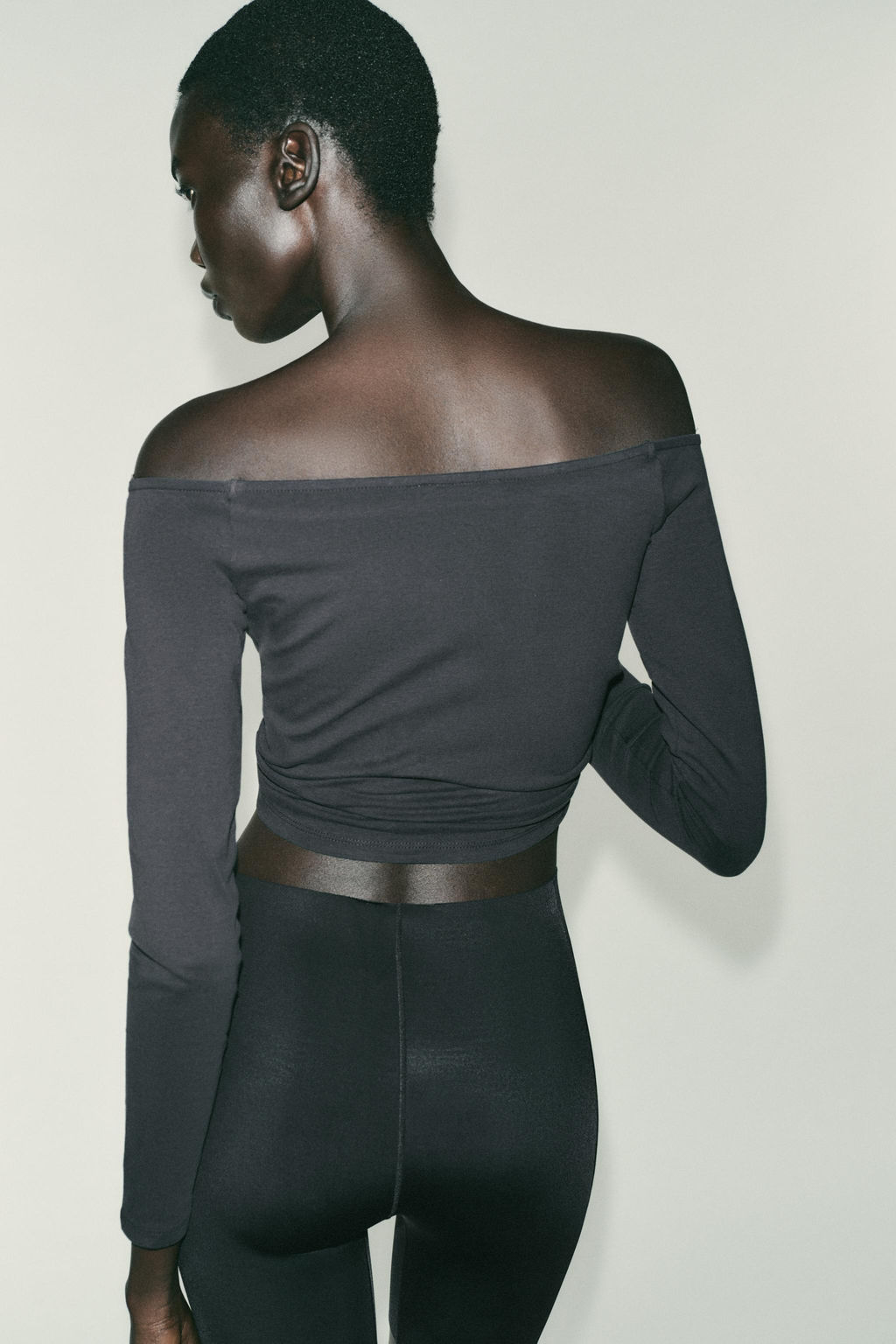 OFF-THE-SHOULDER TOP - Zara фото 14
