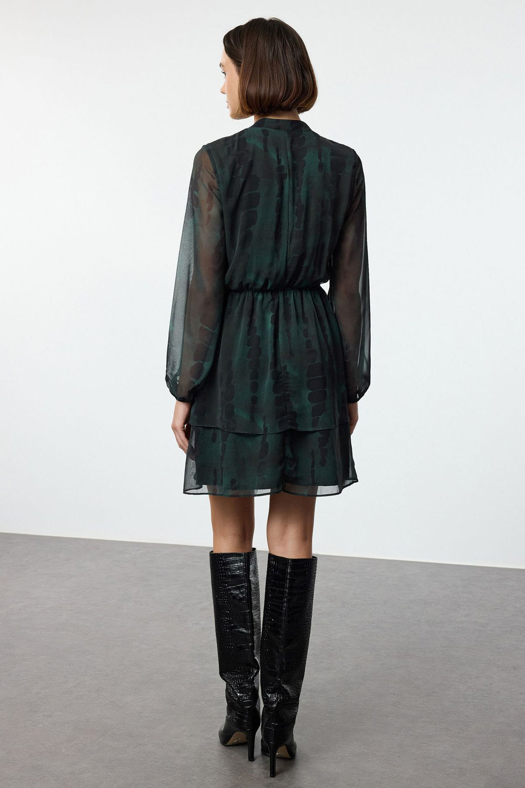 TRENDYOLMILLA Lacivert Desenli Kruvaze Yaka Skater/Belden Ac?lan Mini Astarl? Sifon Dokuma Elbise TWOAW25EL00255 фото 5