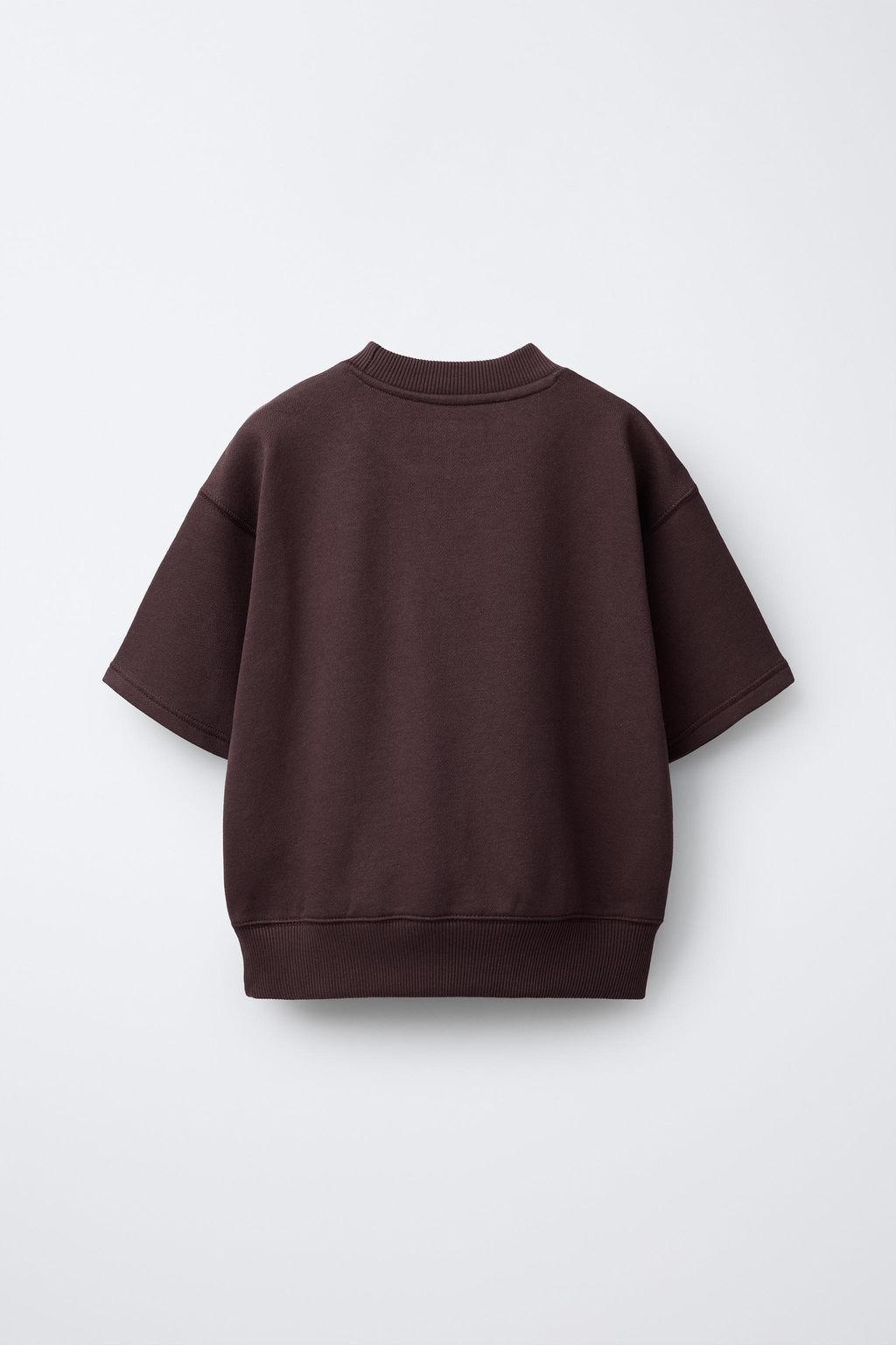 CONJUNTO CAMISETA Y BERMUDA TEXTO BORDADO / Berenjena