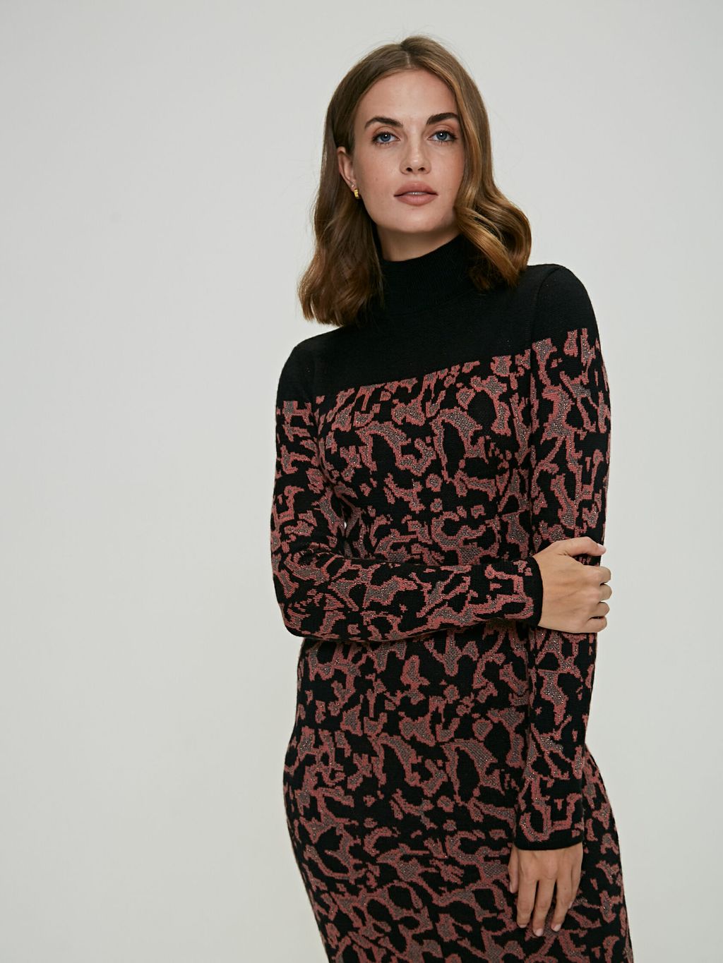 Платье со стилевым жаккардом листья