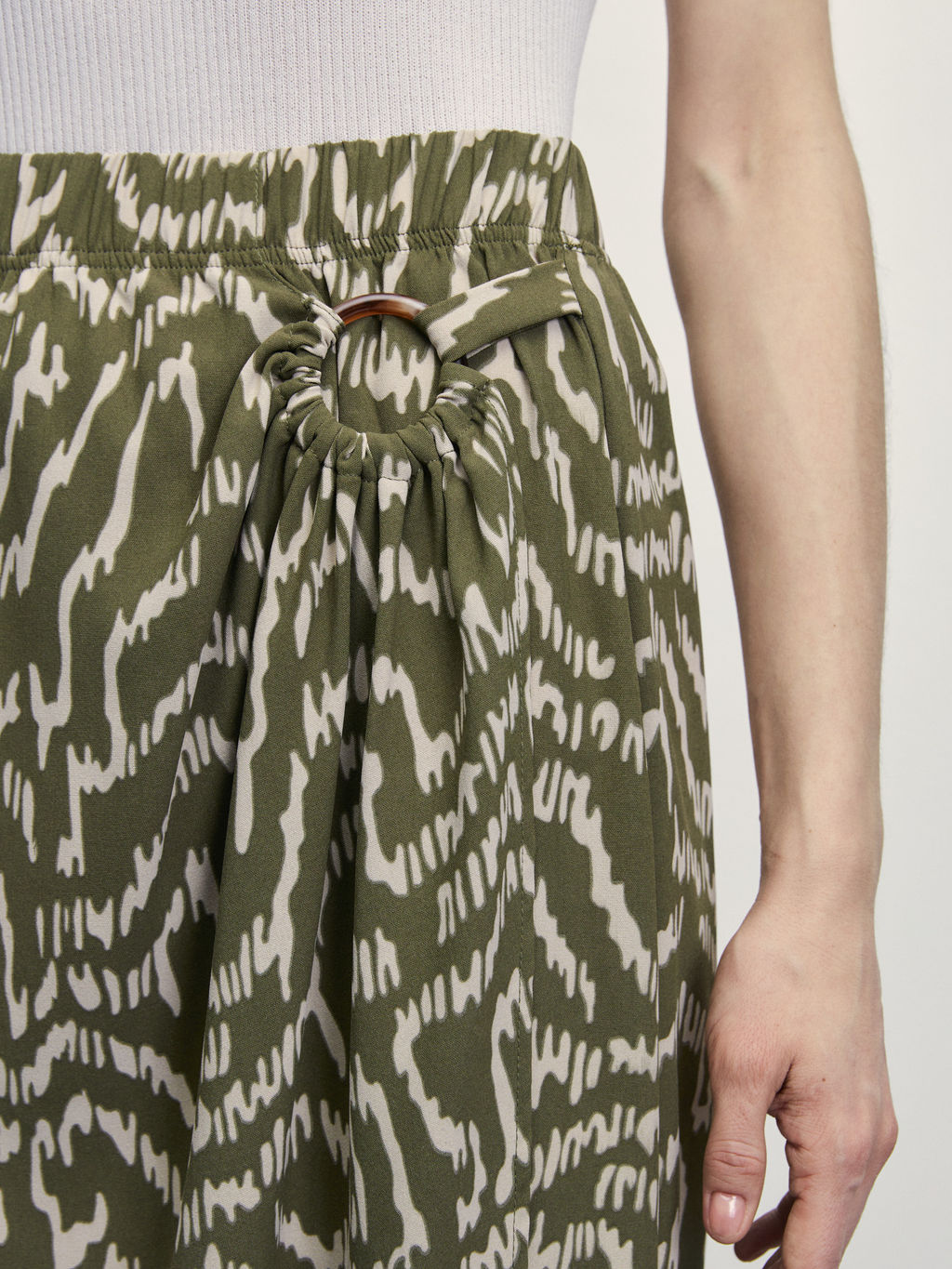 Юбка миди с кольцом / Zarina  фото 5