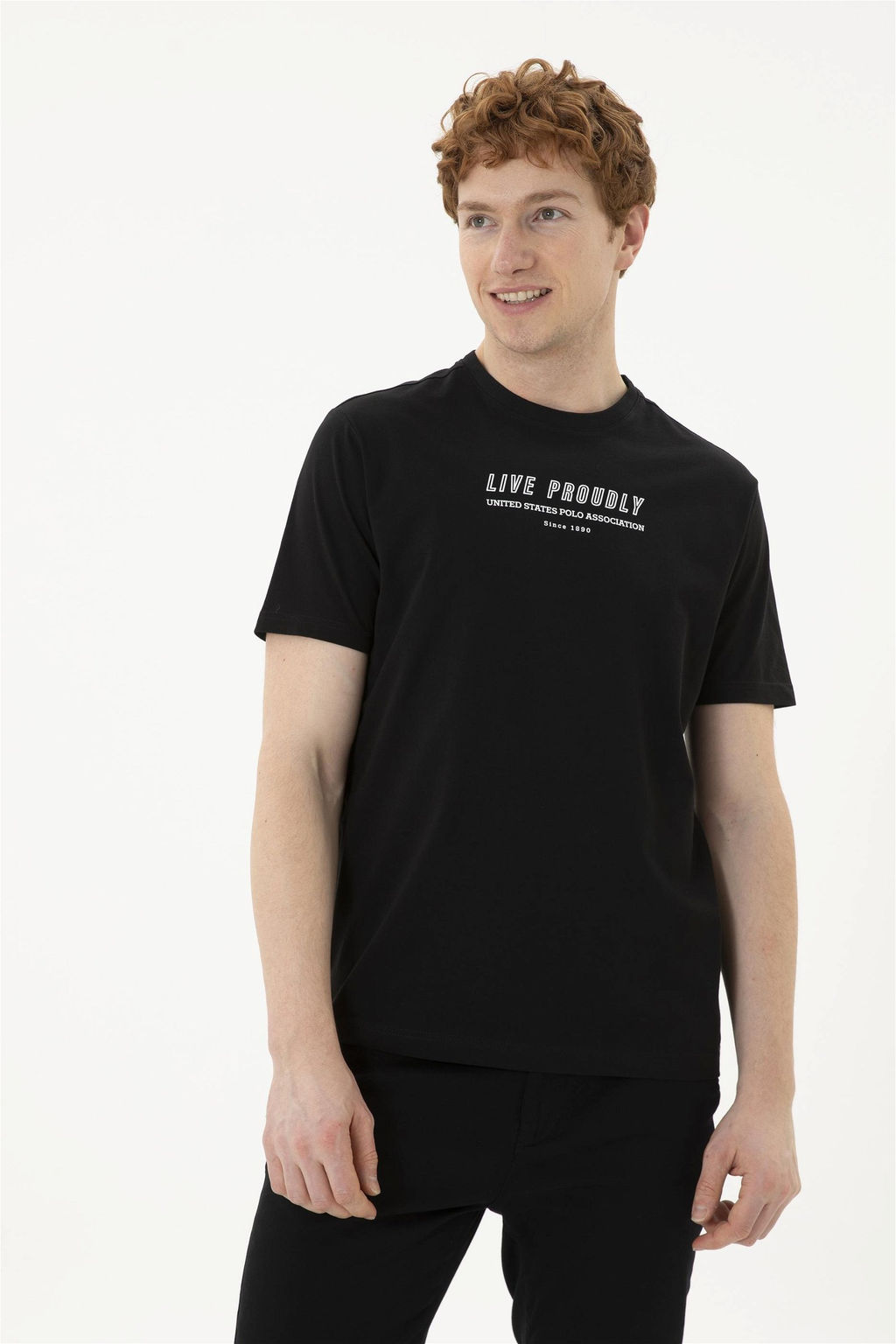 Мужская черная футболка Неожиданная скидка в корзине