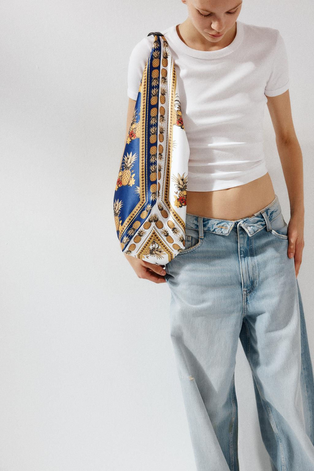 MULTI-COLOURED PRINT SHOPPER