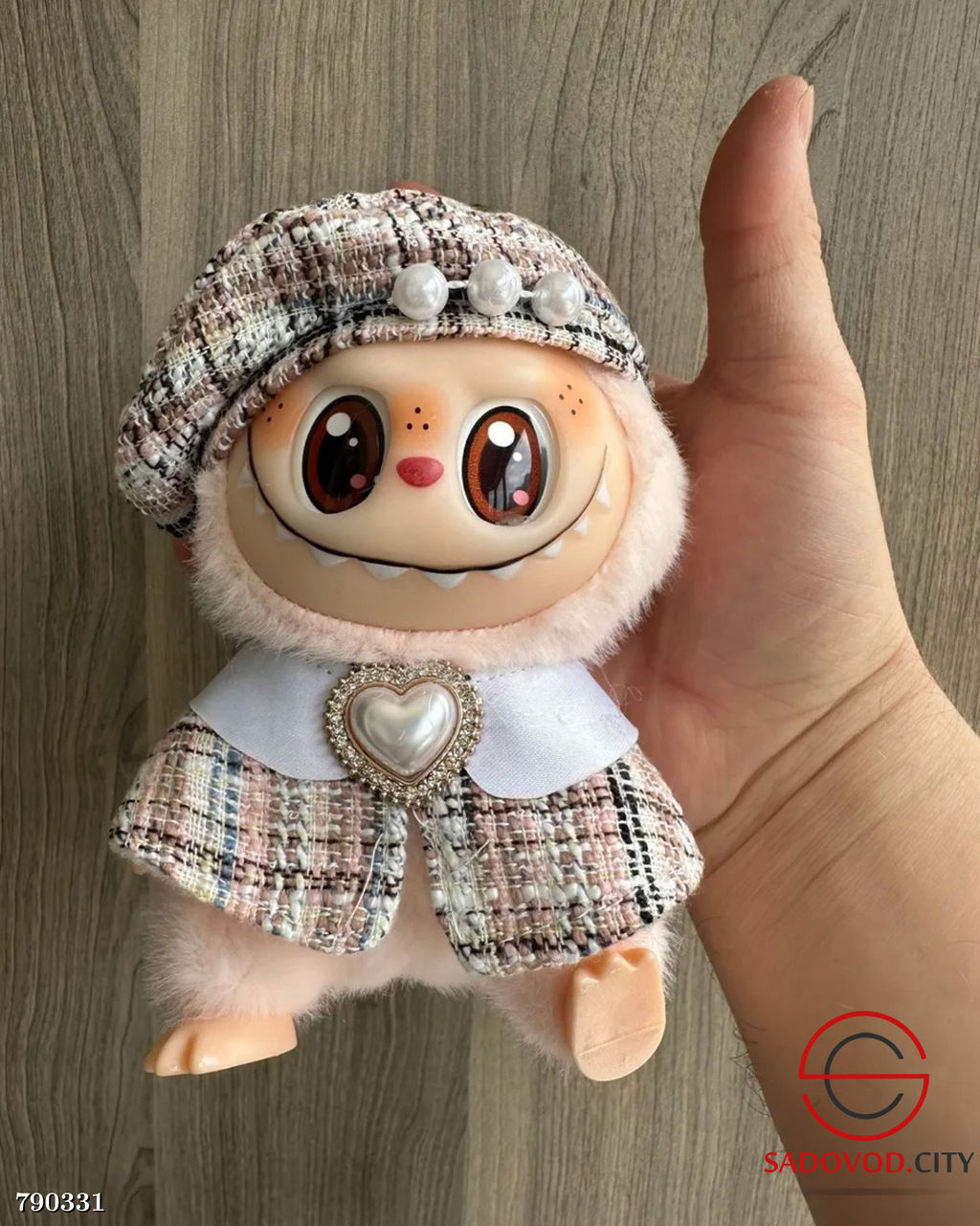 Плюшевая мягкая игрушка Лабубу в одежде
