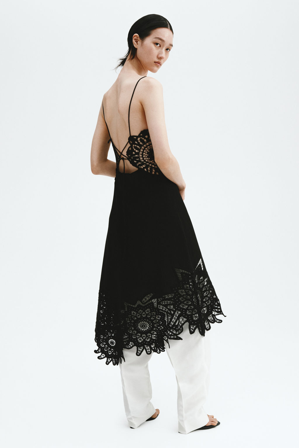 Vestido en mezcla de lino con detalles de encaje - H&m фото 5