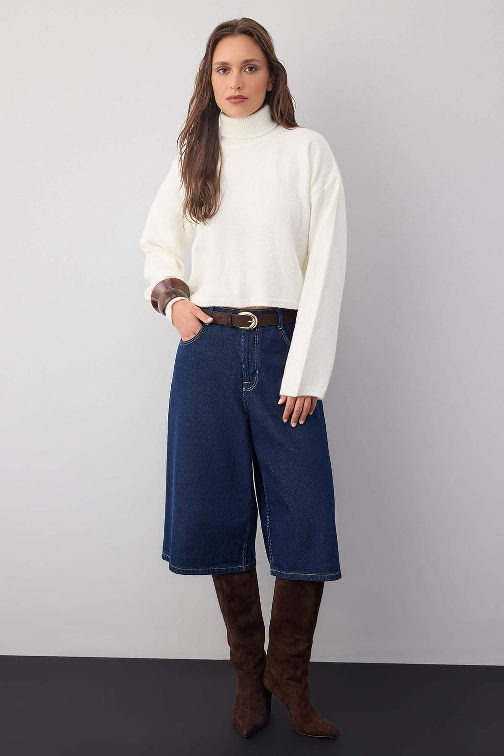 Kahverengi Wardrobe Essentials Genis Kal?p Yumusak Dokulu Crop/K?sa Triko Kazak TWOAW26KZ00113 - Trendyolmilla фото 8