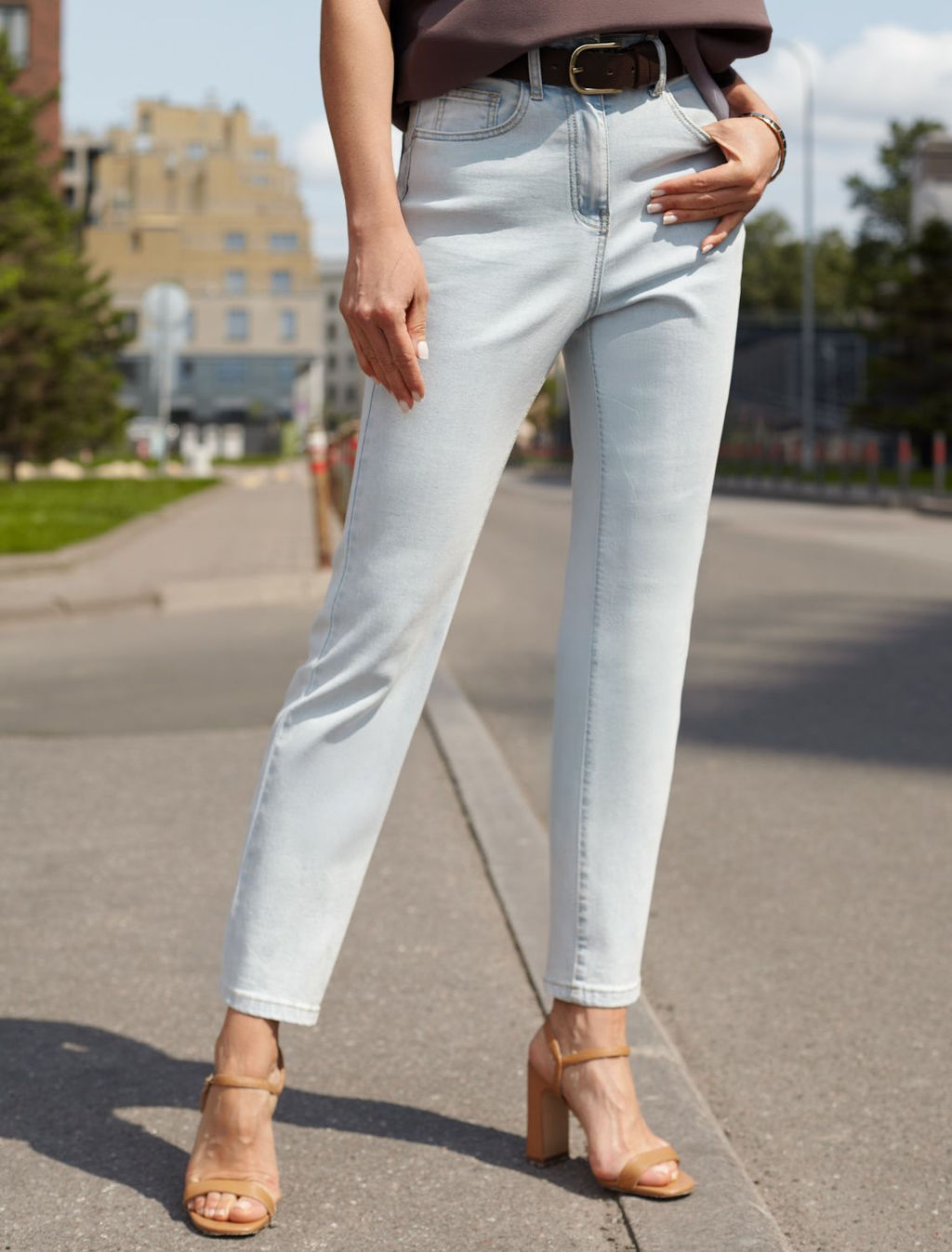 D54.085 Джинсы женские голубой