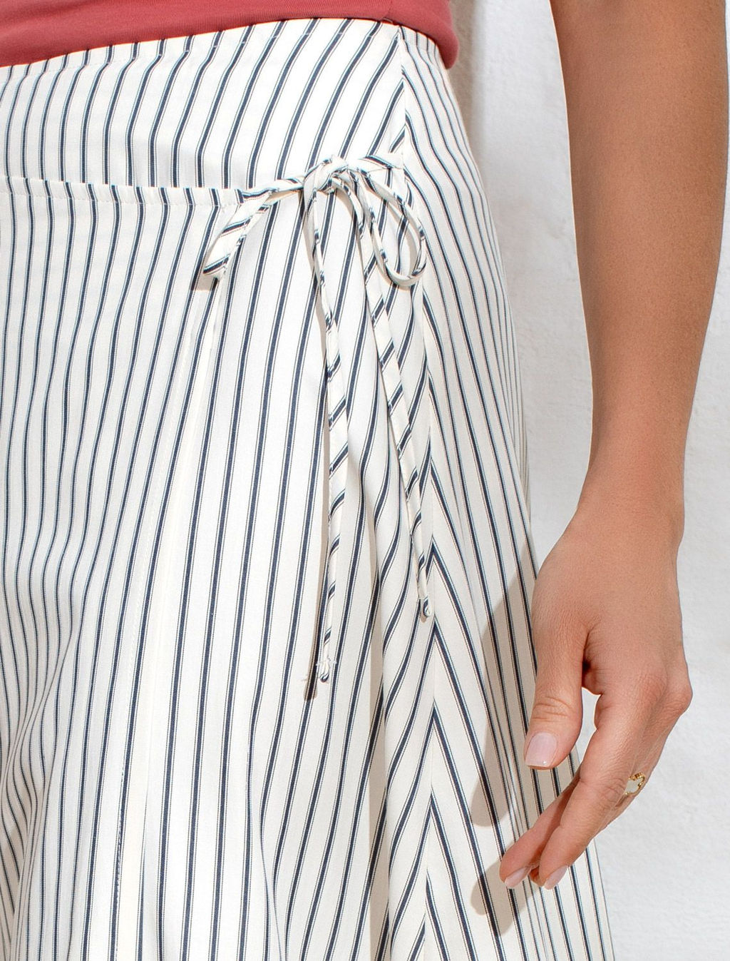 Юбка миди на запАх в полоску из легкого хлопкового поплина - Vilatte фото 3