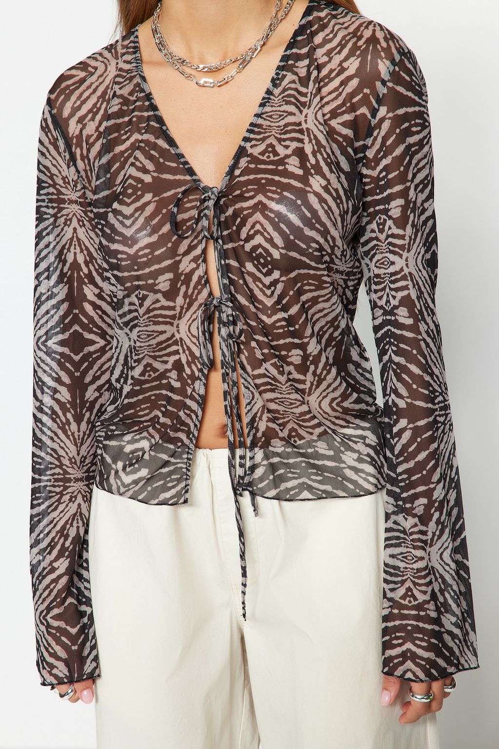 Trendyolmilla Siyah Desenli Baglama Detayl? Tul Esnek Orme Bluz TWOSS23BZ00139  фото 10